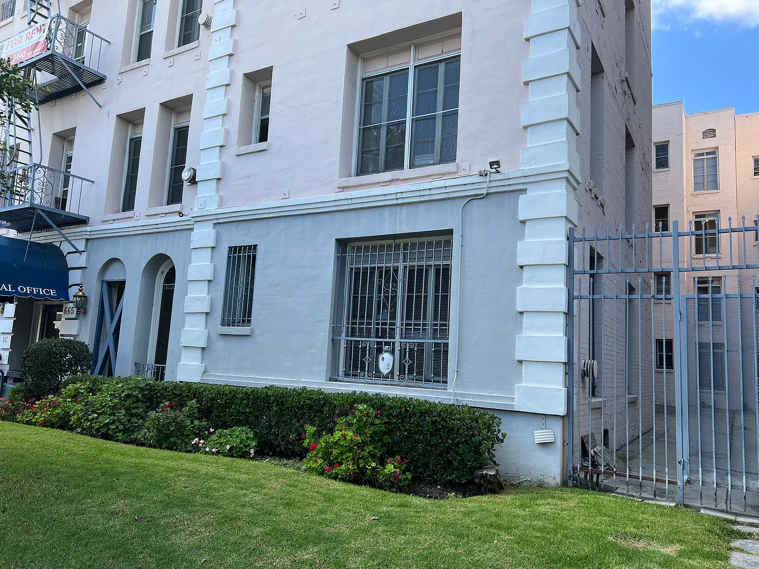 1 bed, 925 sqft, $1,949 — Photo 1