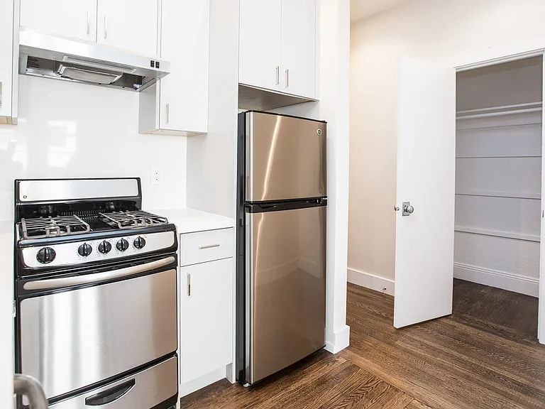 1405 Franklin — Photo 14