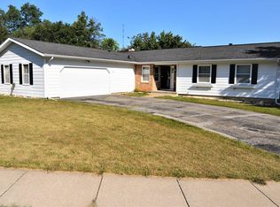 436 Teakwood Ln NE, Cedar Rapids, IA 52402