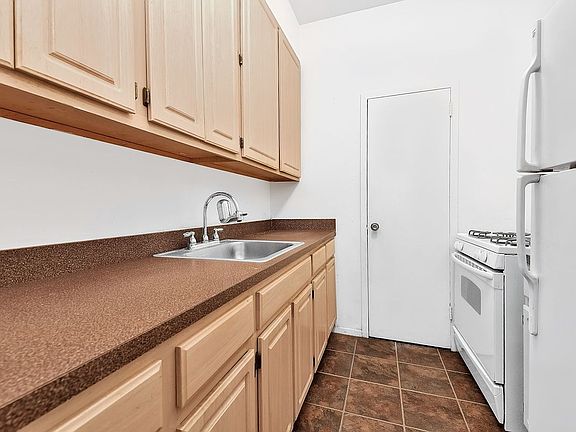 3rd image of 208 W 119th St APT 5L