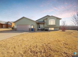 406 Pittsburgh Ave, Harrisburg, SD 57032