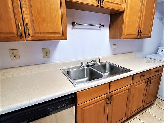 4th image of 819 114th Ave N APT 906