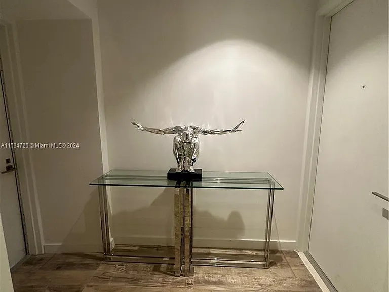 650 NE 32nd St #4205 — Photo 2