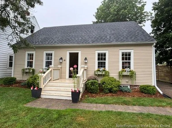 120 Queen St, Saint Andrews, NB E5B 1C8