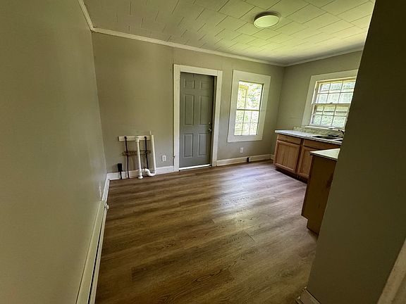 5th image of 205 Duke St