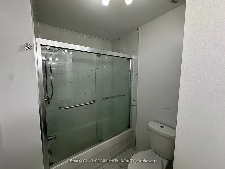 945 Yonge St — Photo 14