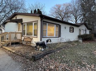 316 E Beloit St, Darien, WI 53114