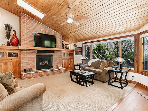 3rd image of 4040 Palisades Park Dr