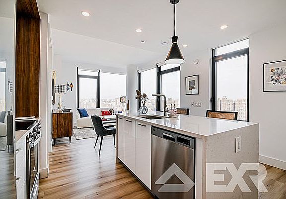 4th image of 228 E 135th St #1815