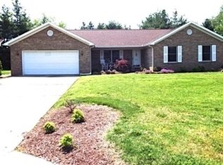 8313 Peach Blossom Ln, Evansville, IN 47715