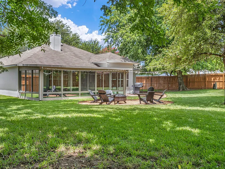 2709 Greenbriar Ct — Photo 30
