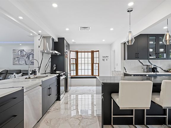 4th image of 1 Bennett Avenue