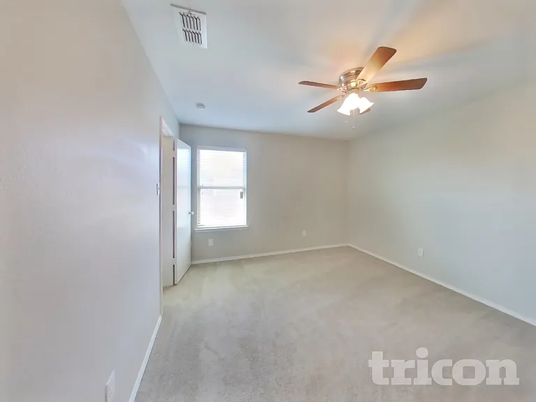 528 Shell St — Photo 14