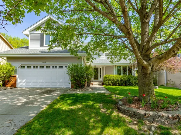 4643 Elm St, West Des Moines, IA 50265