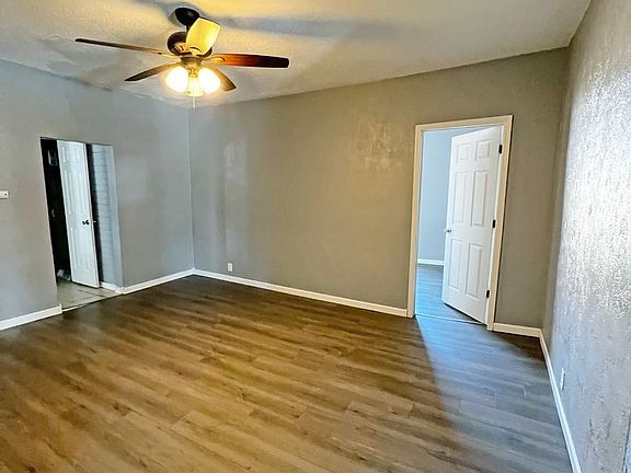 3rd image of 726 Ferry St #726
