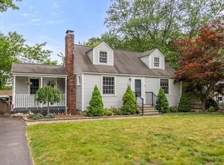 40 Londonderry Rd, Framingham, MA 01701