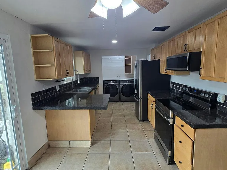 3723 W Kewanee Dr — Photo 22