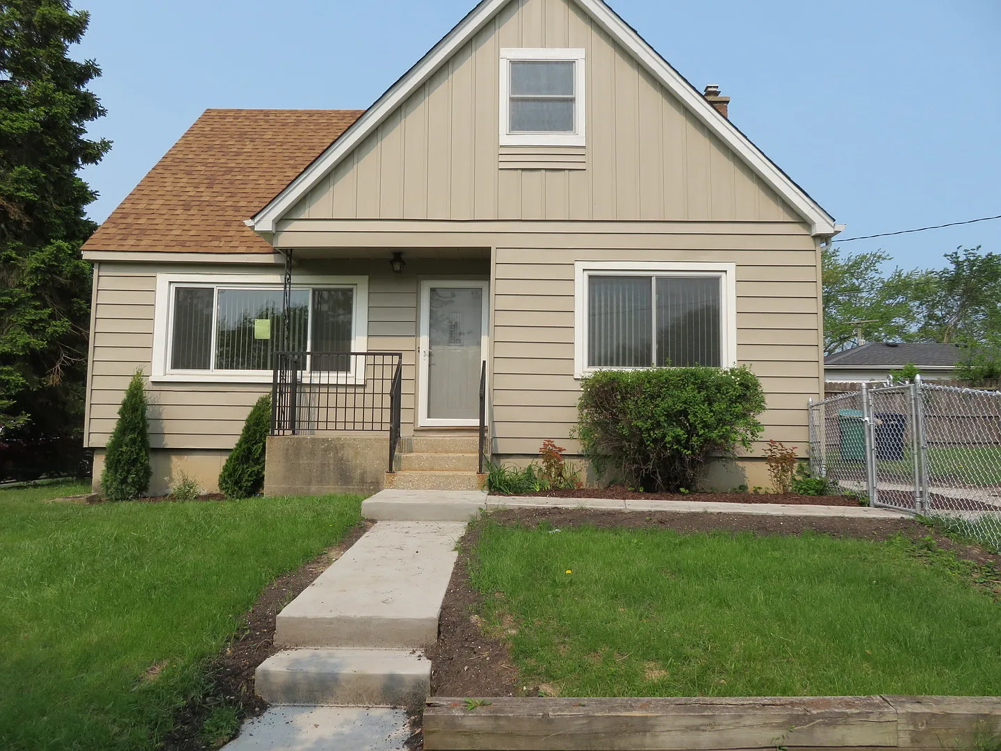 304 W Taylor Rd photo 1