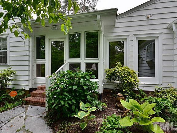 4th image of 2621 Stuart Dr
