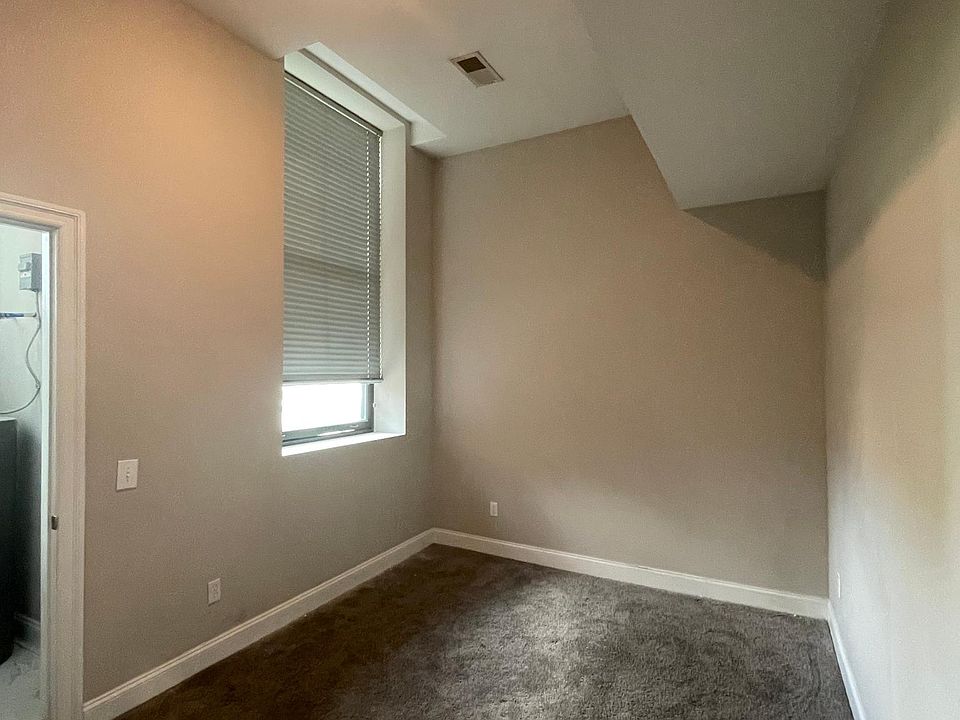 2nd image of 47 Camden St #100