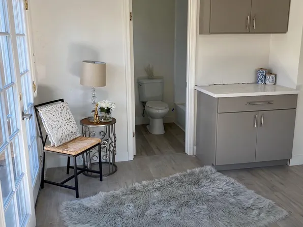 1585 W 35th Pl, Los Angeles, CA 90018