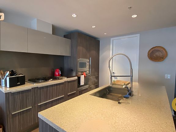 4th image of 1661 Ontario St #1008