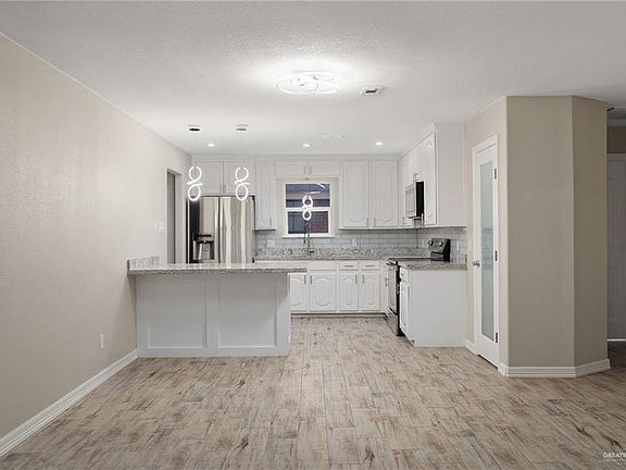 5th image of 2401 S Jackson Rd APT 41