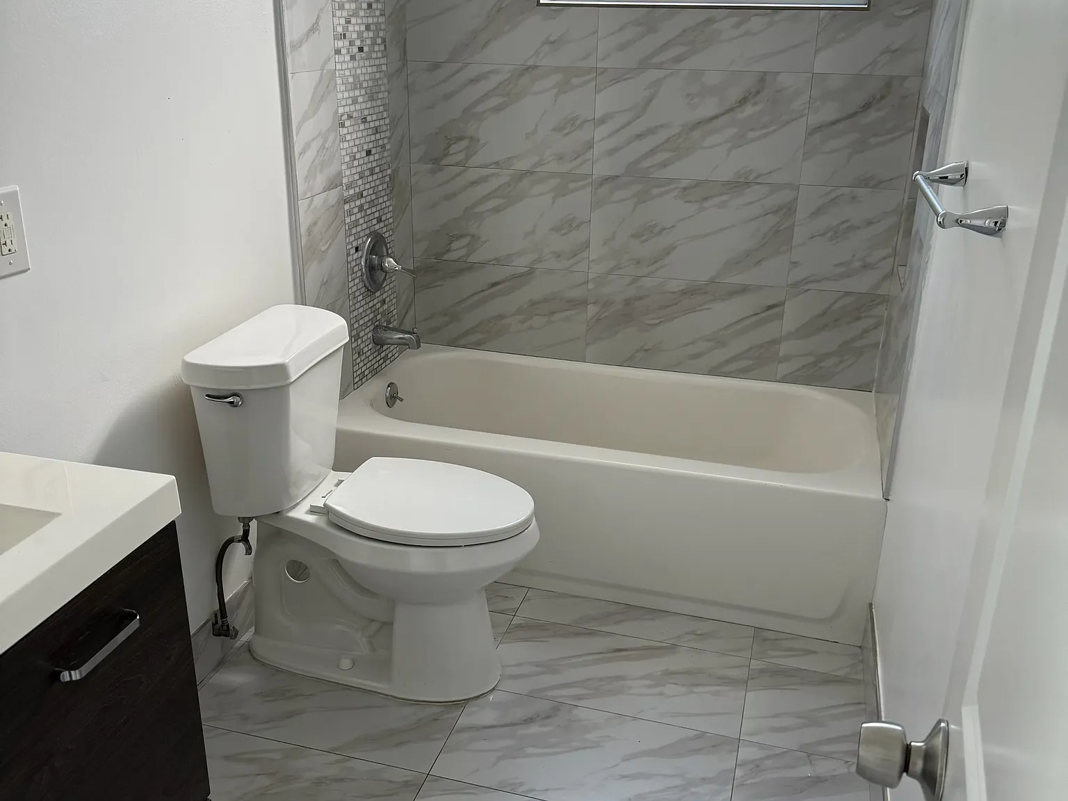 548 SW 6 Street - 3 — Photo 4