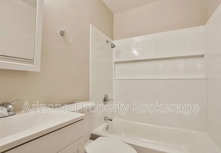 2323 S College Ave #2 — Photo 12