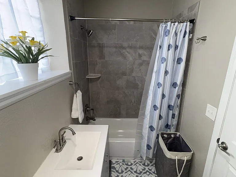 824 E Fountain Blvd #B — Photo 6