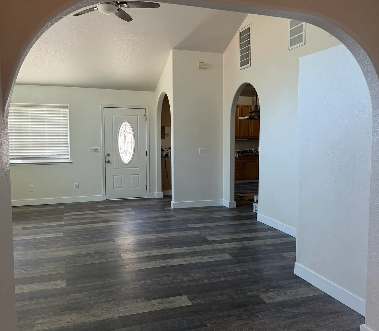 3 bed, 1200 sqft, $2,950 — Photo 3
