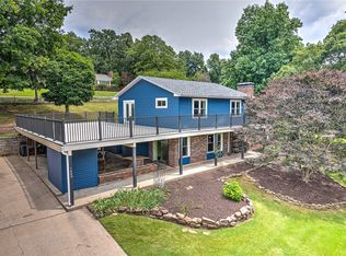 1440 N Viewpoint Dr, Fayetteville, AR 72701