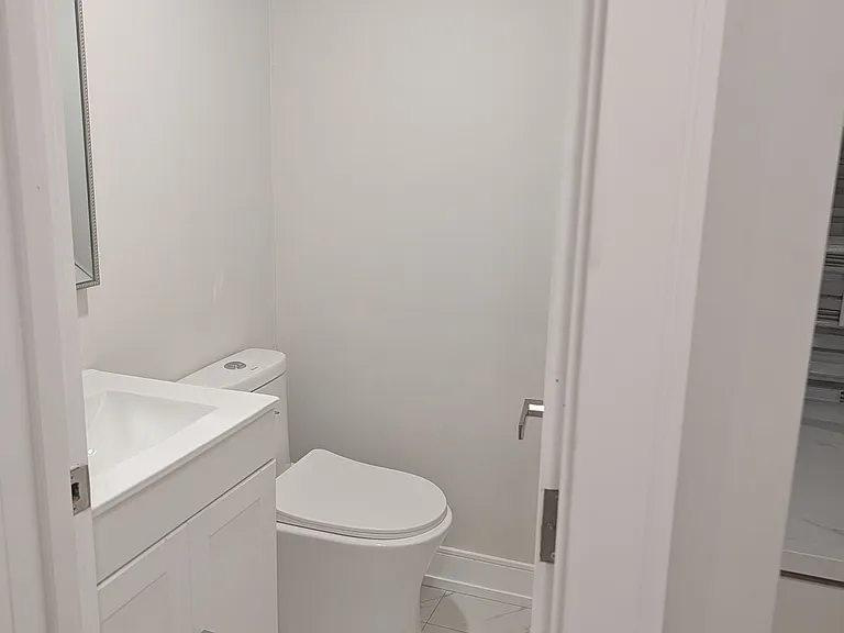 9 Cowles Ct #LOWER — Photo 11