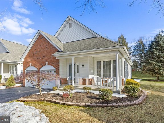 2nd image of 22 Hummingbird Dr