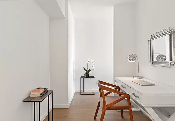 4th image of 200 E 62nd St APT 10C