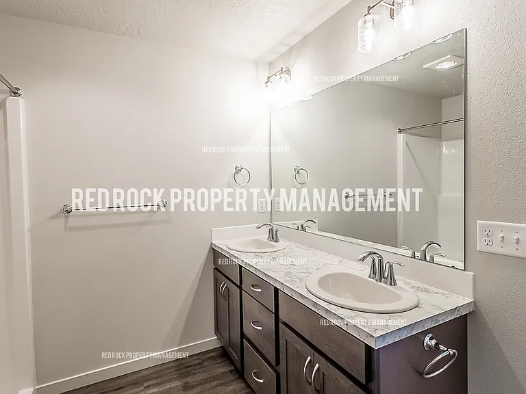 319 S Woodlawn Ln #1 — Photo 13