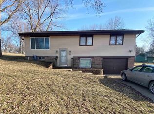 914 W Summit St, Creston, IA 50801