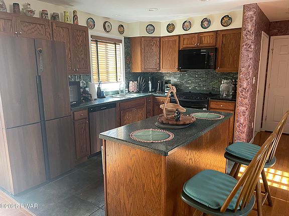 3rd image of 154 Forest Ridge Dr