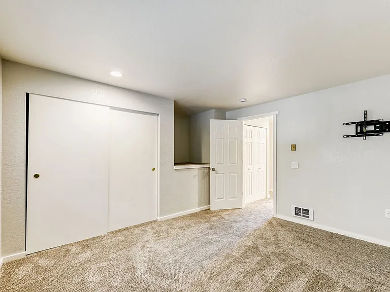 14131 Admiralty Way #B — Photo 8