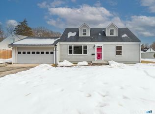 2 Oven Rock Rd, Bethel, CT 06801