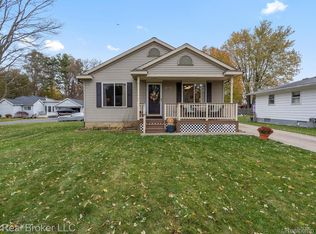 1860 Orchid St, Waterford, MI 48328