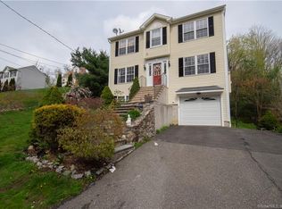 122 Lakeside Blvd E, Waterbury, CT 06708