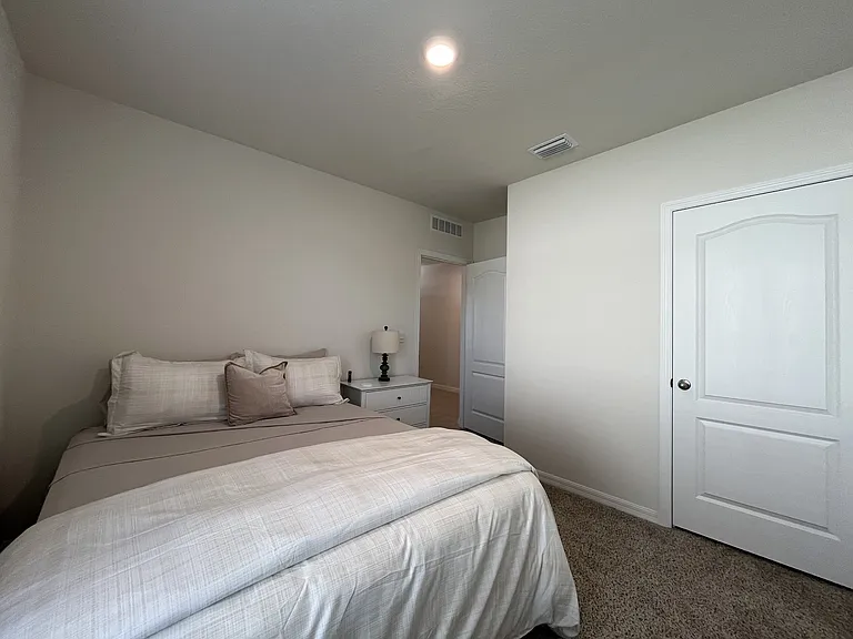 2219 Lake Preserve Cir — Photo 21