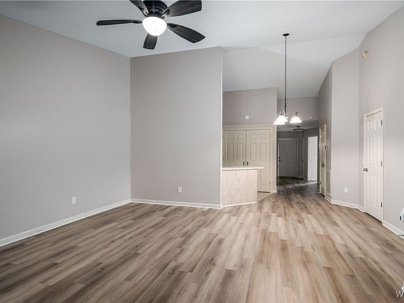 5th image of 1445 Gardenia Ave