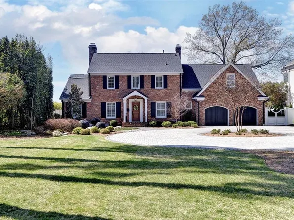 811 Riverside Dr, Newport News, VA 23606