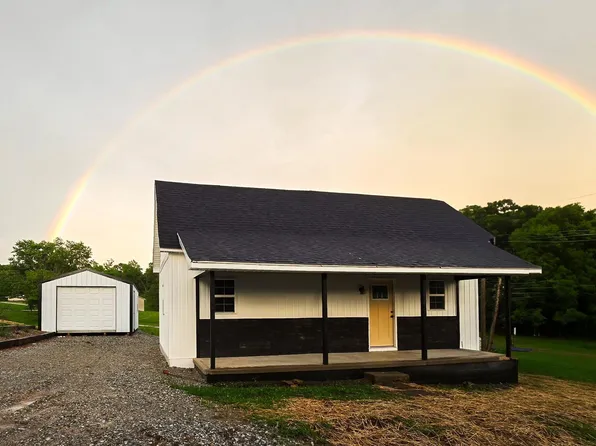 589 Graves Addn Rd, Bedford, IN 47421