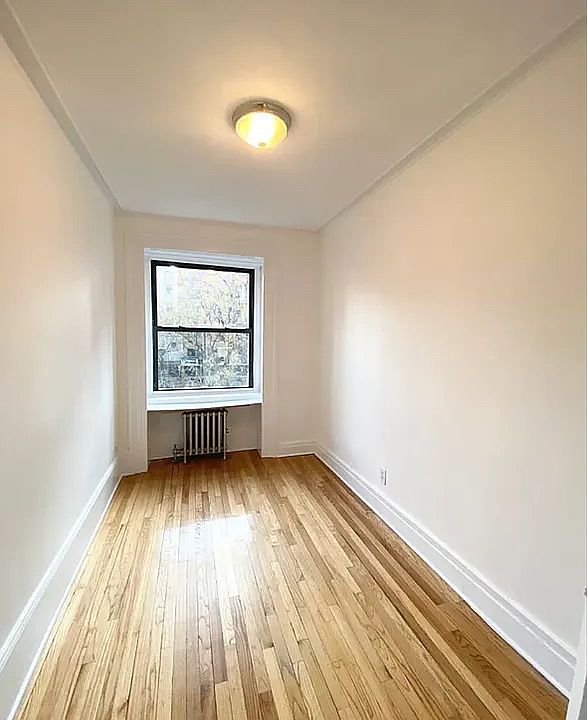 2nd image of 125 E 30th St #5C