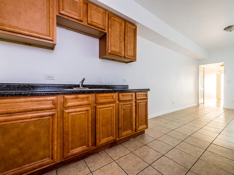 6230 S Artesian Ave — Photo 11
