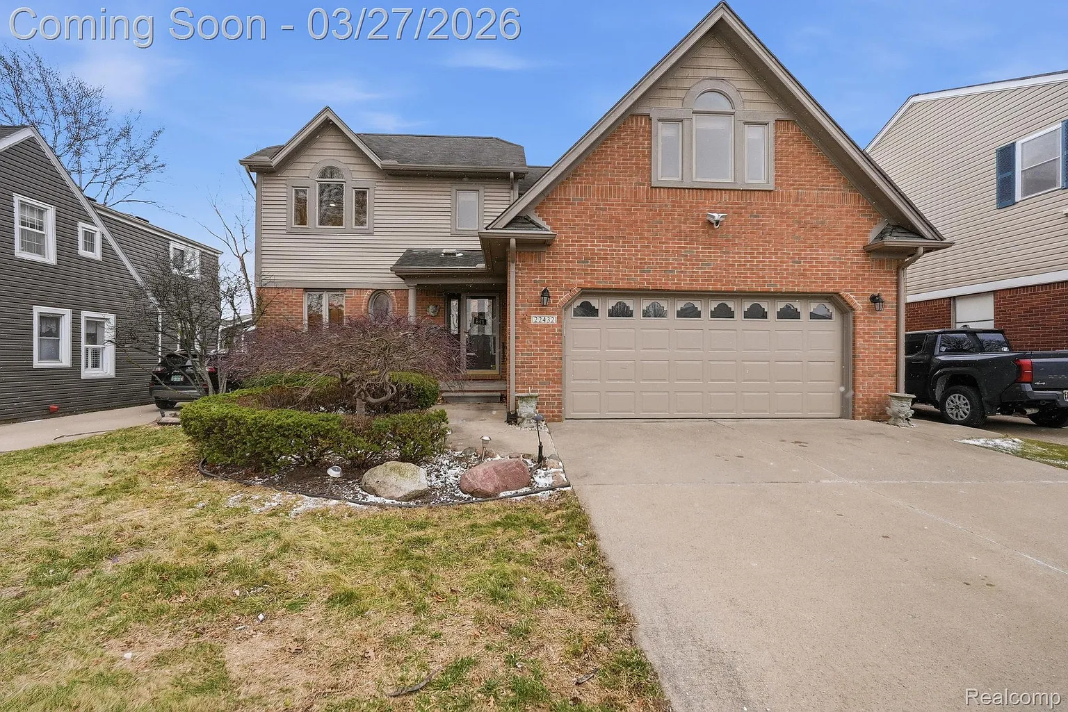 22432 Pointe Dr photo 1