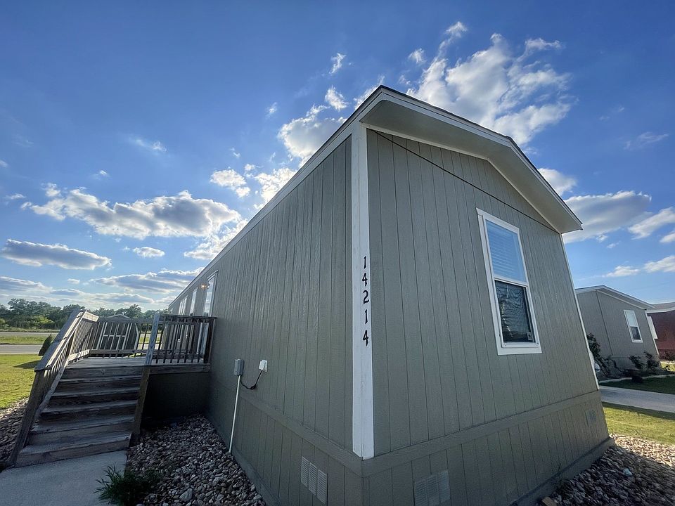 2nd image of 3300 Killingsworth Ln #841